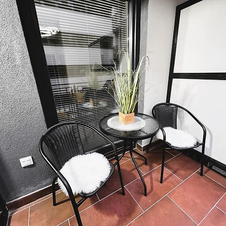 Luxe Central Studio With Pool, Parking & Ac Budapeszt Zewnętrze zdjęcie