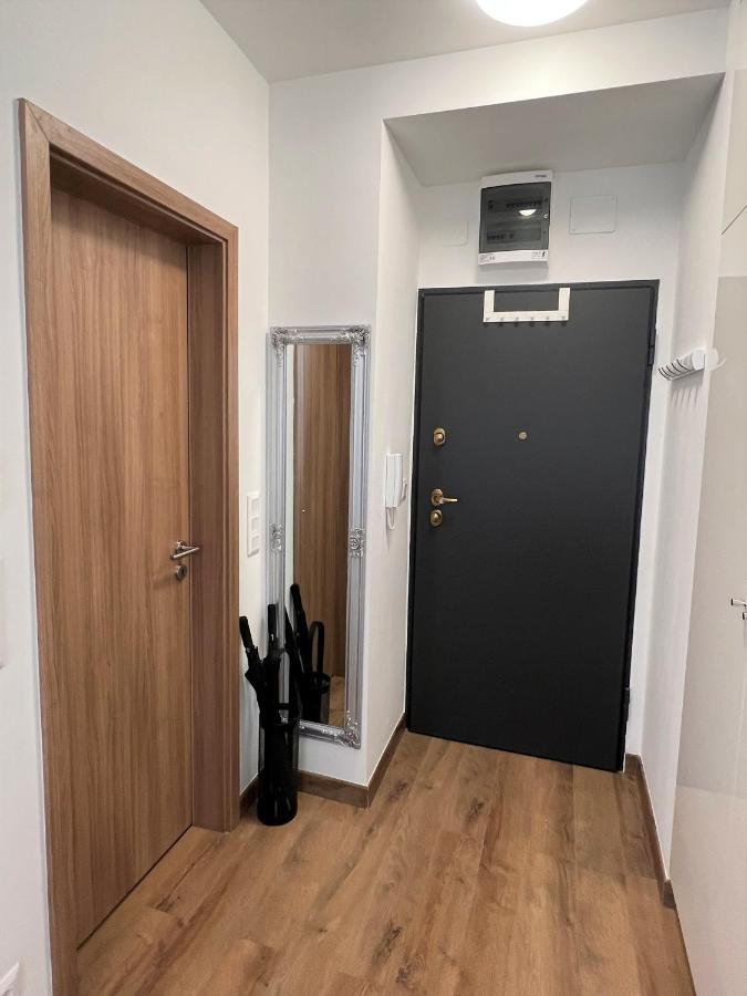Luxe Central Studio With Pool, Parking & Ac Budapeszt Zewnętrze zdjęcie