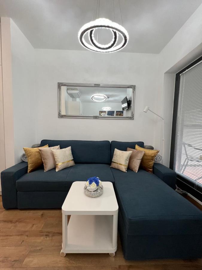 Luxe Central Studio With Pool, Parking & Ac Budapeszt Zewnętrze zdjęcie