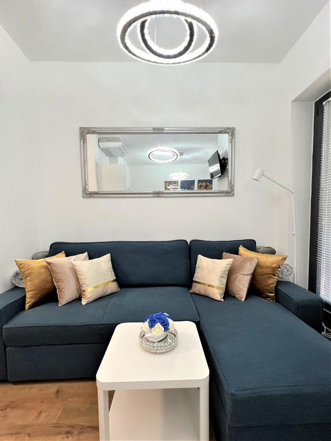 Luxe Central Studio With Pool, Parking & Ac Budapeszt Zewnętrze zdjęcie
