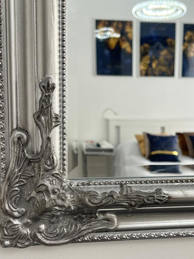Luxe Central Studio With Pool, Parking & Ac Budapeszt Zewnętrze zdjęcie