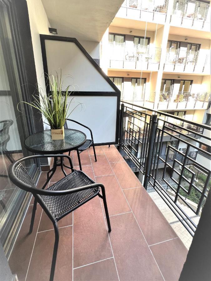Luxe Central Studio With Pool, Parking & Ac Budapeszt Zewnętrze zdjęcie
