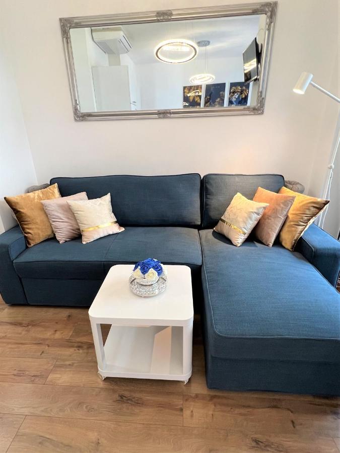 Luxe Central Studio With Pool, Parking & Ac Budapeszt Zewnętrze zdjęcie