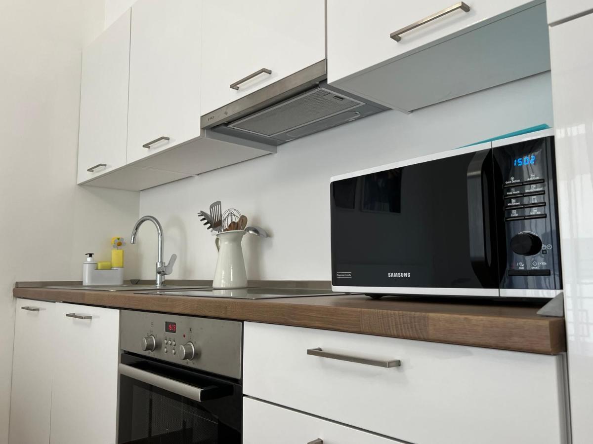 Luxe Central Studio With Pool, Parking & Ac Budapeszt Zewnętrze zdjęcie