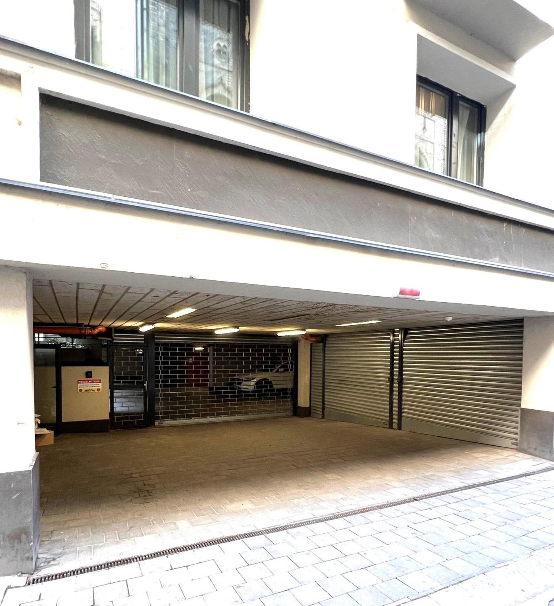 Luxe Central Studio With Pool, Parking & Ac Budapeszt Zewnętrze zdjęcie