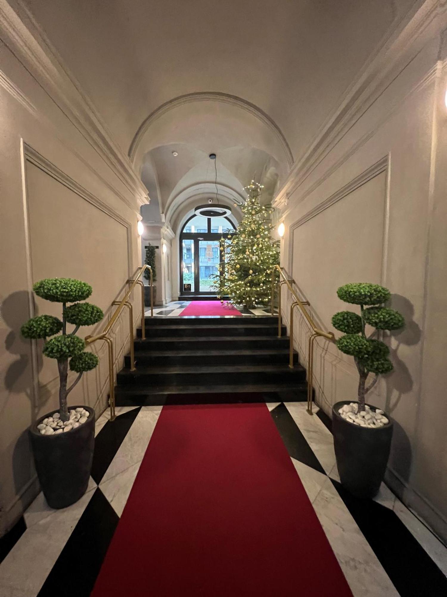Luxe Central Studio With Pool, Parking & Ac Budapeszt Zewnętrze zdjęcie