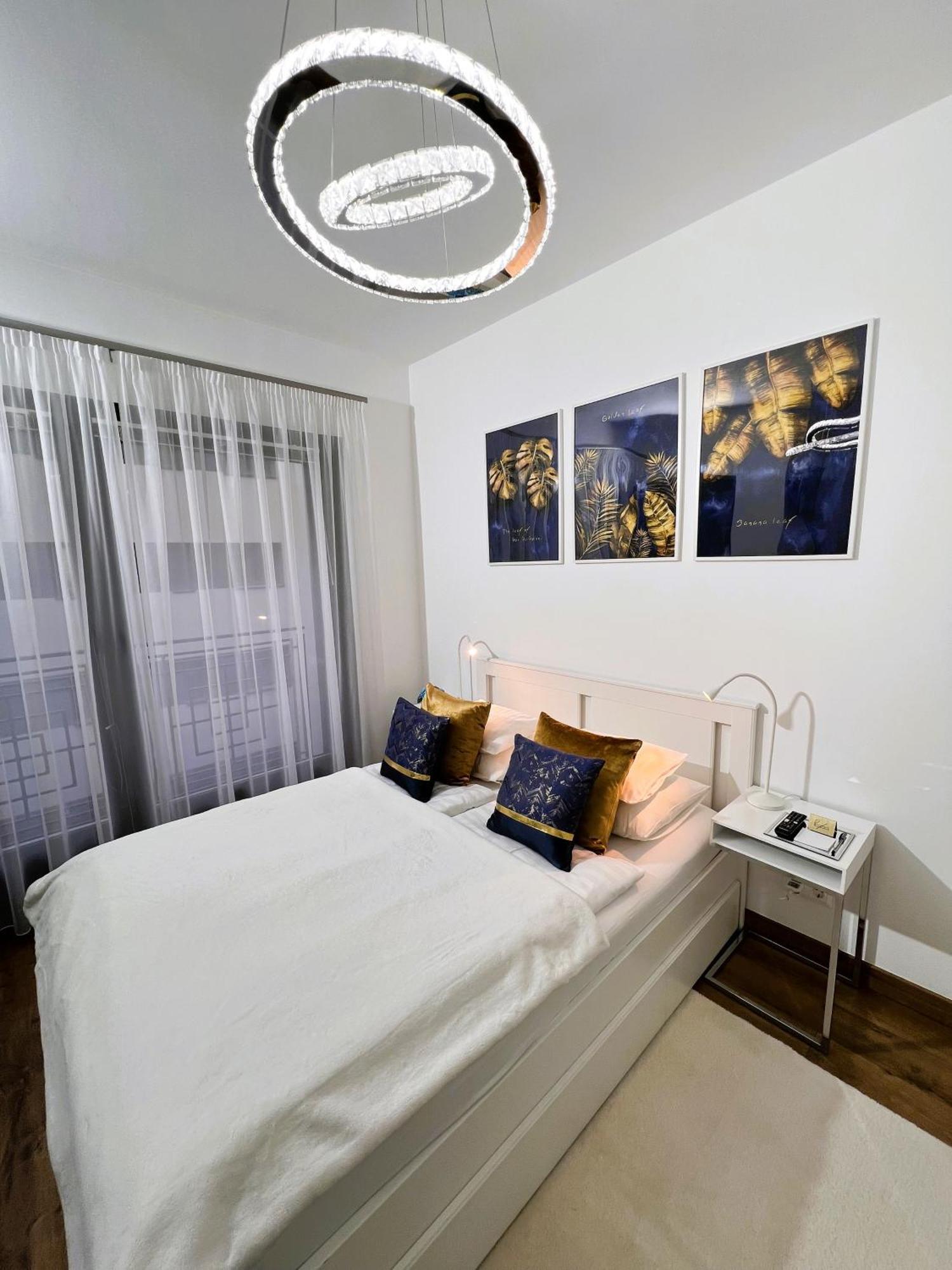 Luxe Central Studio With Pool, Parking & Ac Budapeszt Zewnętrze zdjęcie