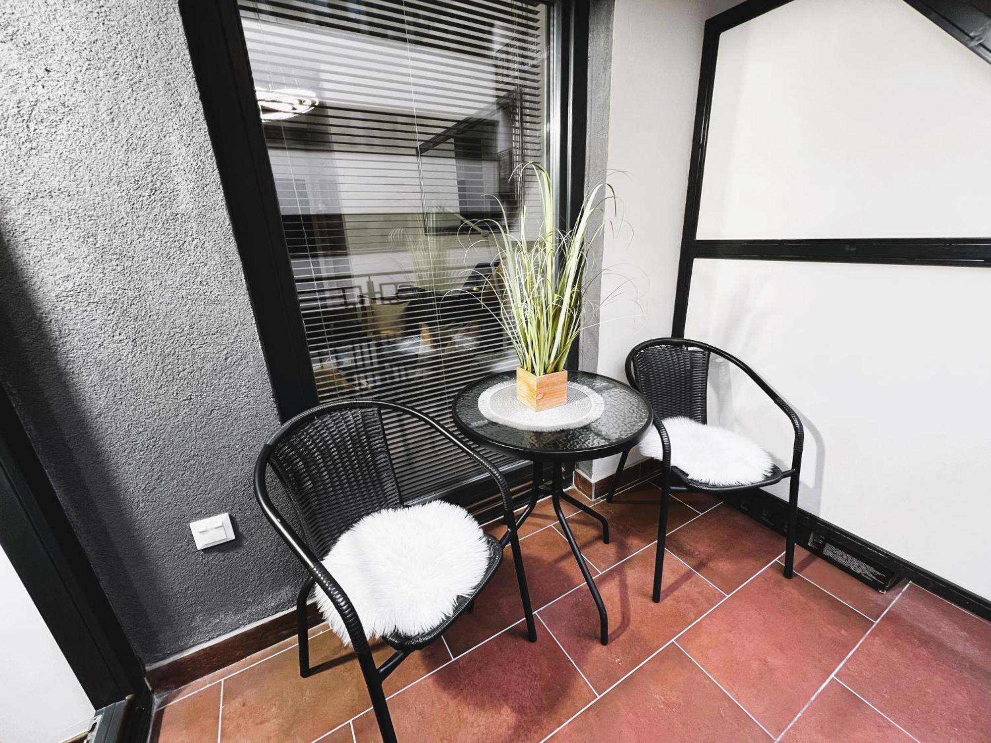 Luxe Central Studio With Pool, Parking & Ac Budapeszt Zewnętrze zdjęcie