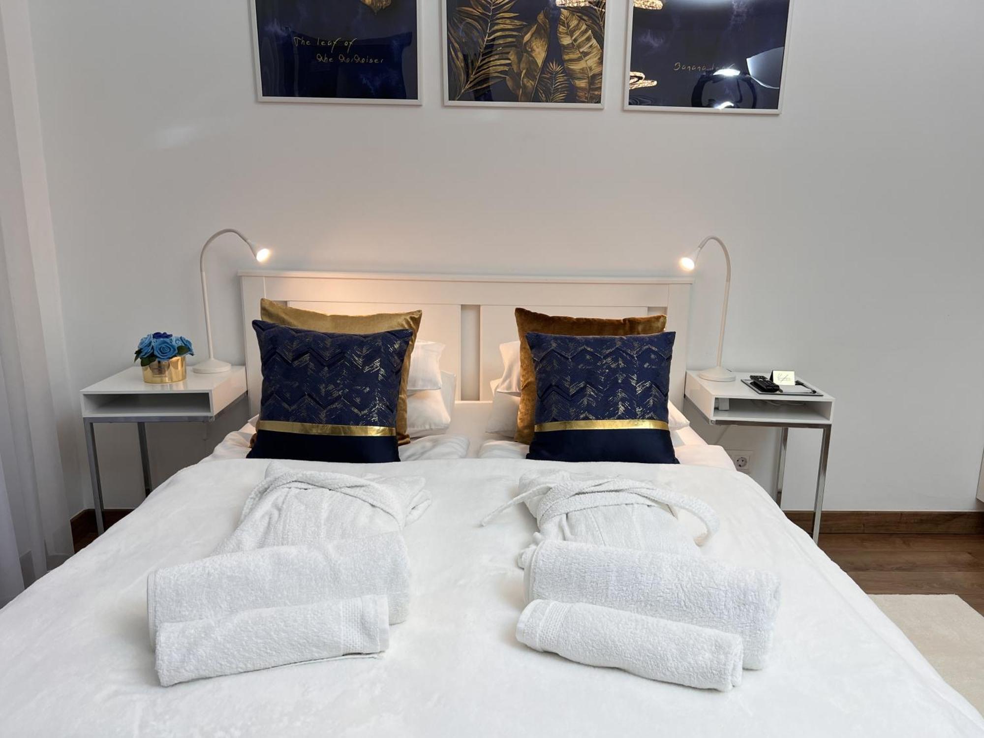 Luxe Central Studio With Pool, Parking & Ac Budapeszt Zewnętrze zdjęcie