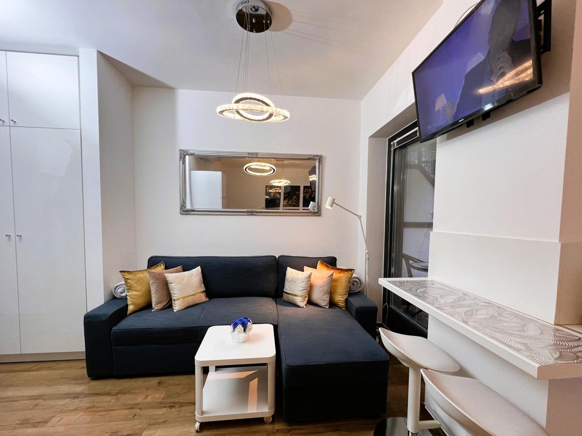 Luxe Central Studio With Pool, Parking & Ac Budapeszt Zewnętrze zdjęcie