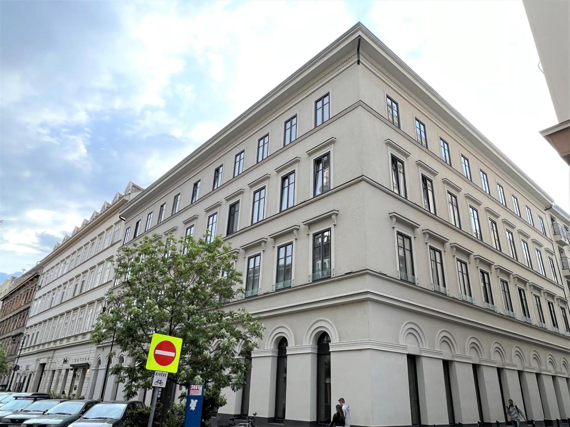 Luxe Central Studio With Pool, Parking & Ac Budapeszt Zewnętrze zdjęcie