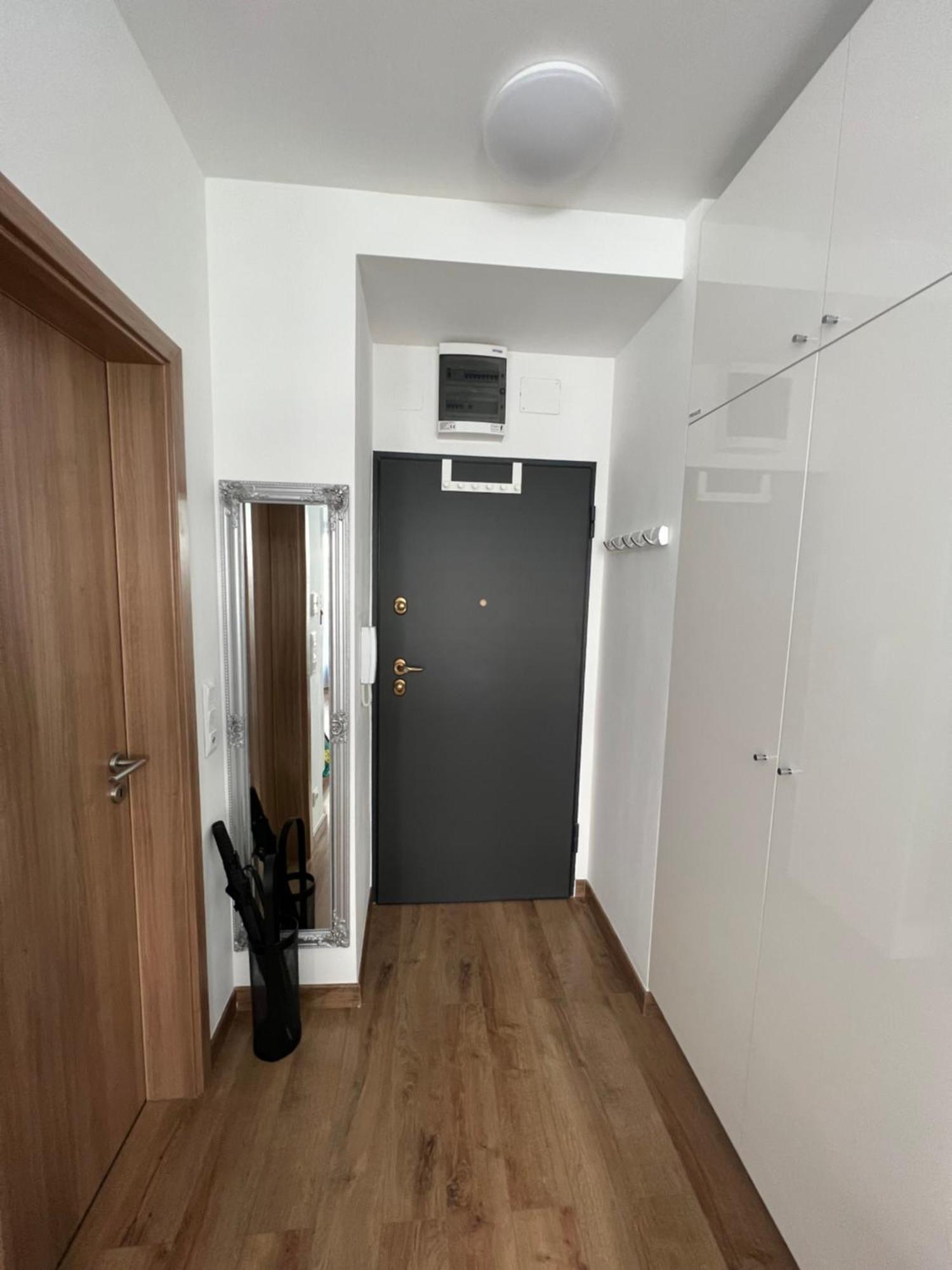 Luxe Central Studio With Pool, Parking & Ac Budapeszt Zewnętrze zdjęcie