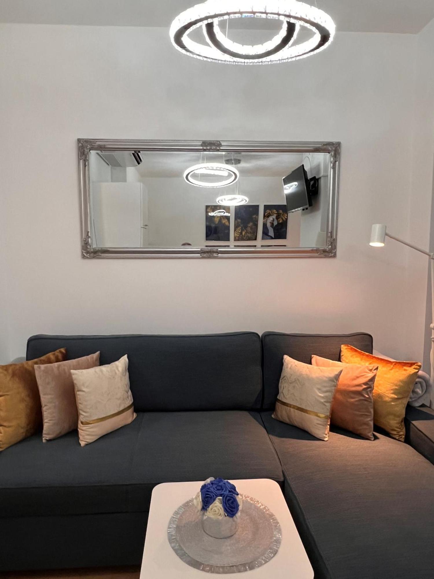 Luxe Central Studio With Pool, Parking & Ac Budapeszt Zewnętrze zdjęcie