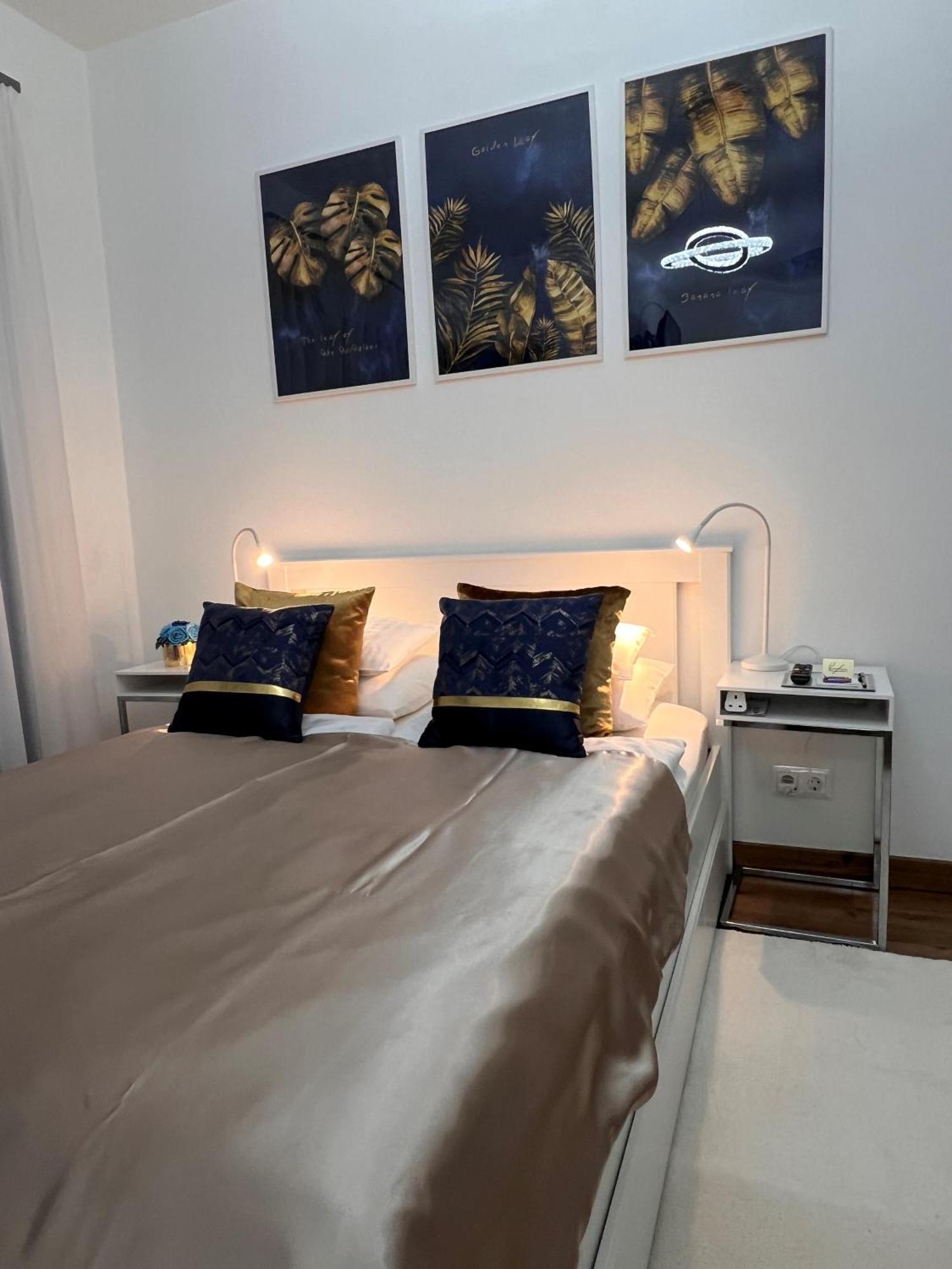 Luxe Central Studio With Pool, Parking & Ac Budapeszt Zewnętrze zdjęcie
